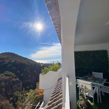 Апартаменты Mirador De La Axarquia Фрихилиана Экстерьер фото